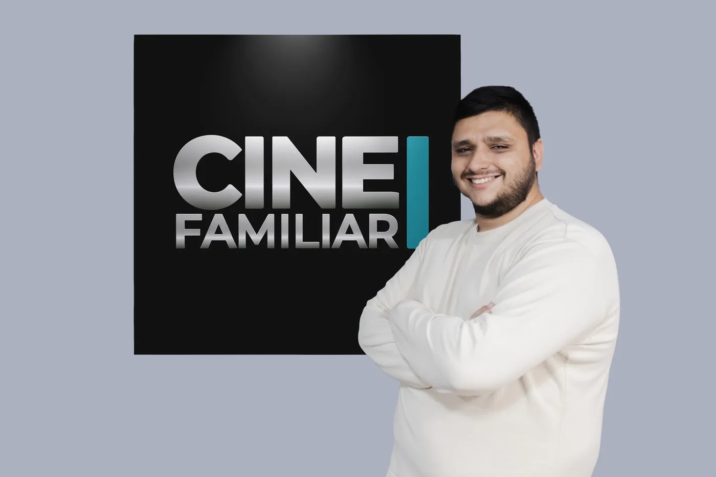 David Corrales Peña, CEO de IMD, junto al logo del canal Cine Familiar